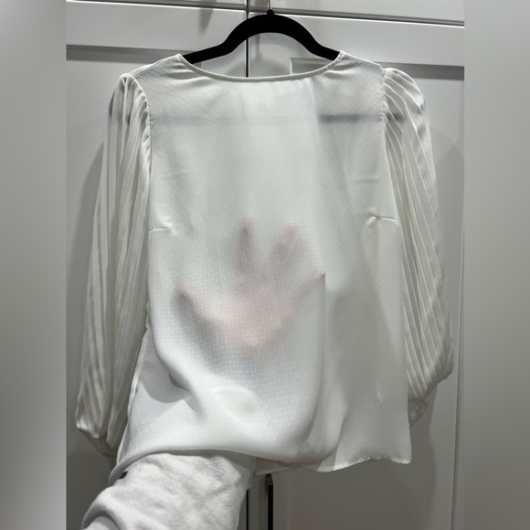 New, never worn- RW&co white, women’s blouse with flowing sleeves - Picture 8 of 8